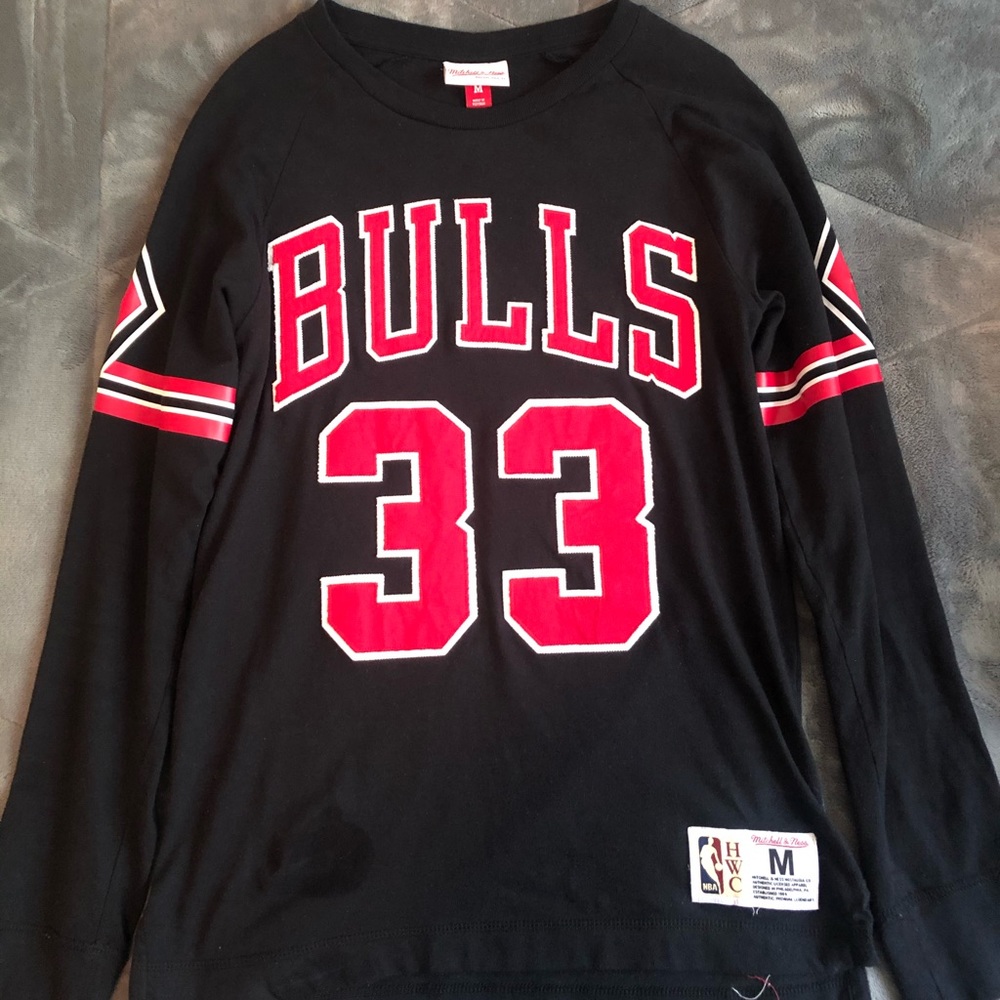 Scottie Pippen Mitchell and Ness Shirt Size Medium